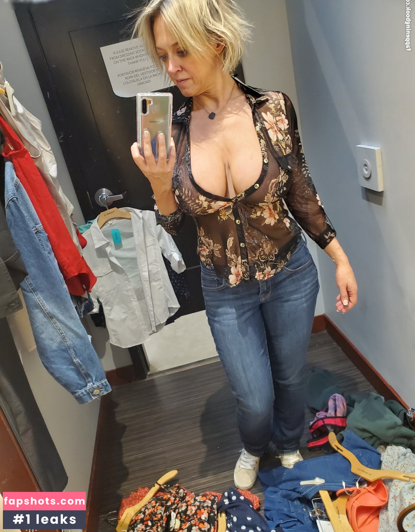 Dee Williams gallery photo #131