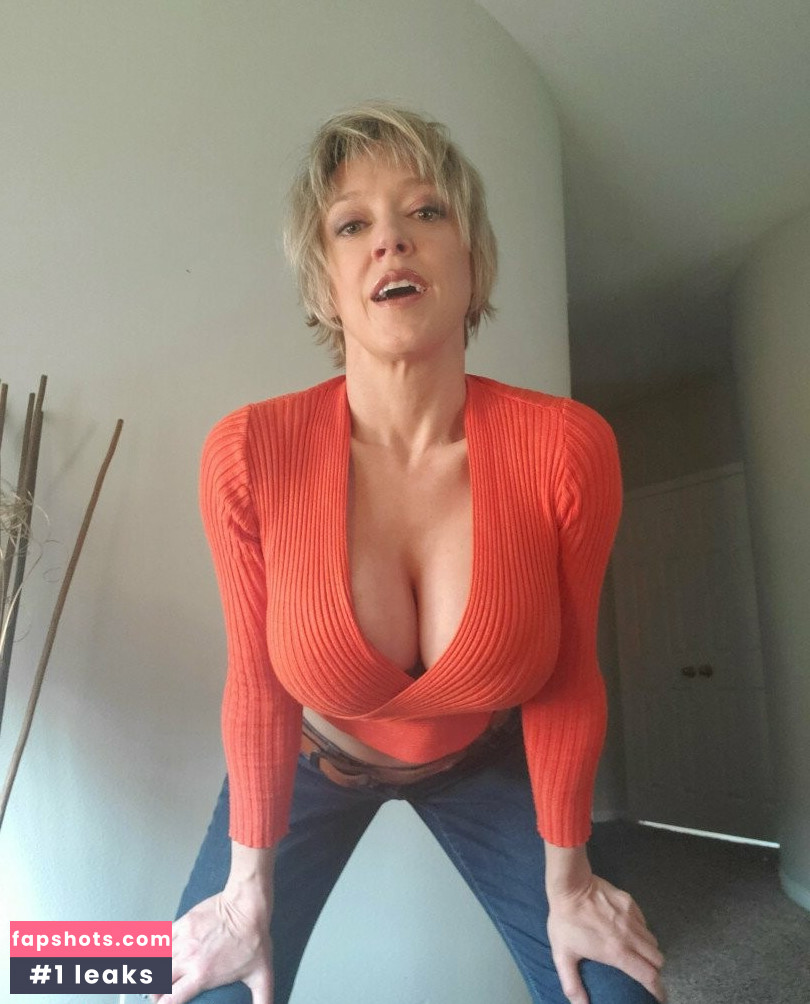 Dee Williams gallery photo #216