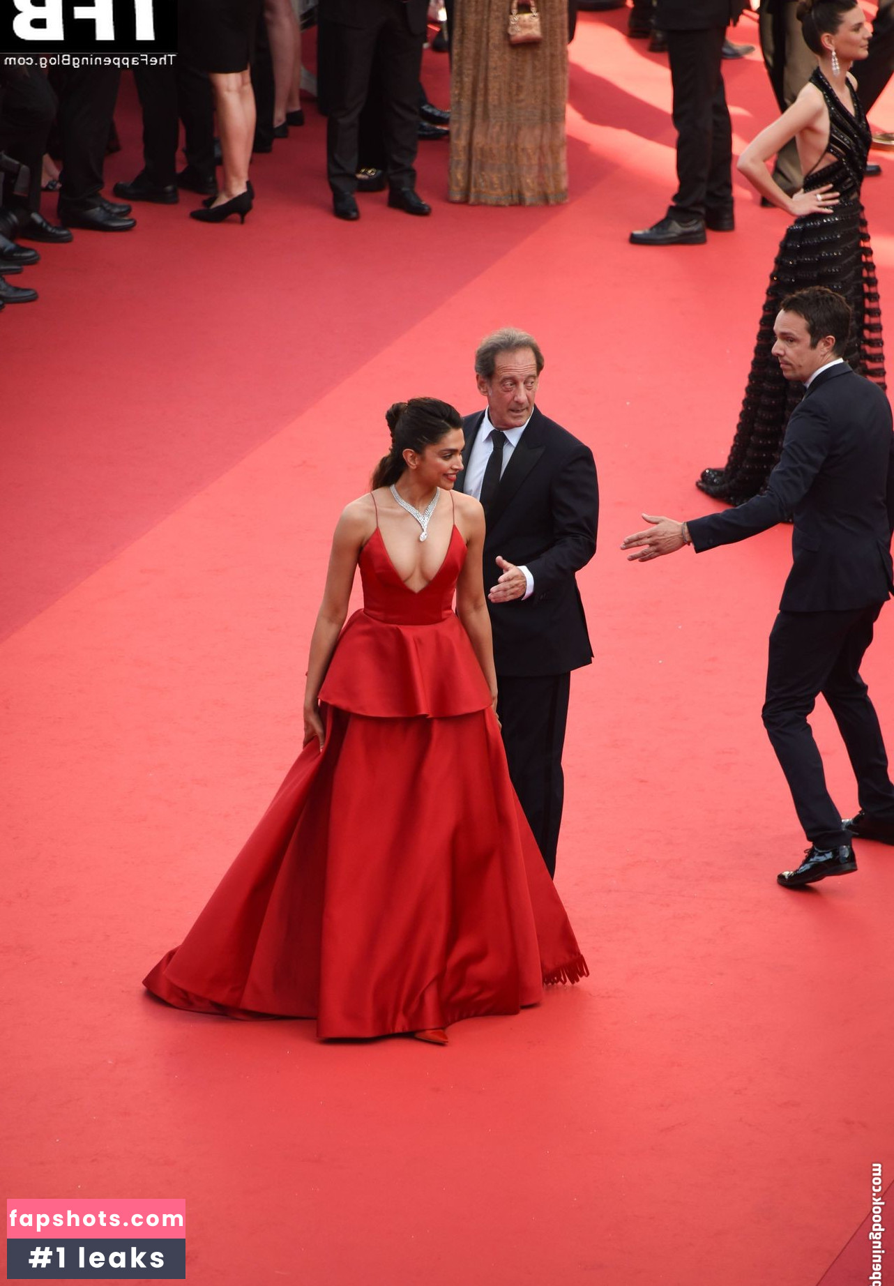 Deepika Padukone gallery photo #110