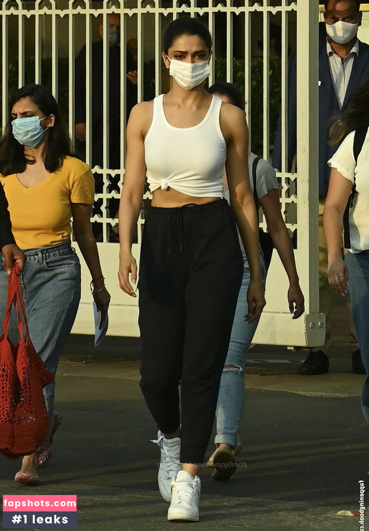 Deepika Padukone gallery photo #123