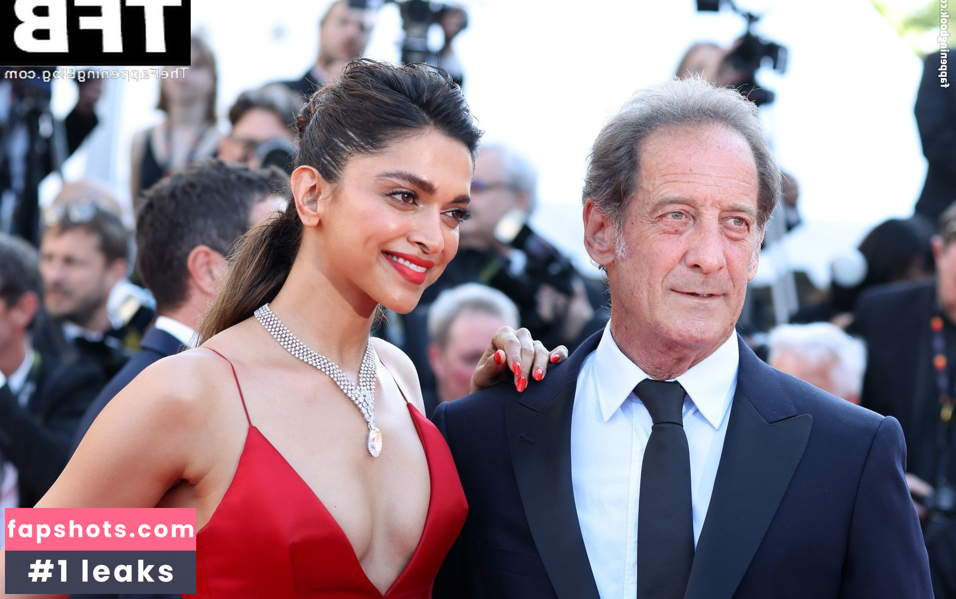 Deepika Padukone gallery photo #75