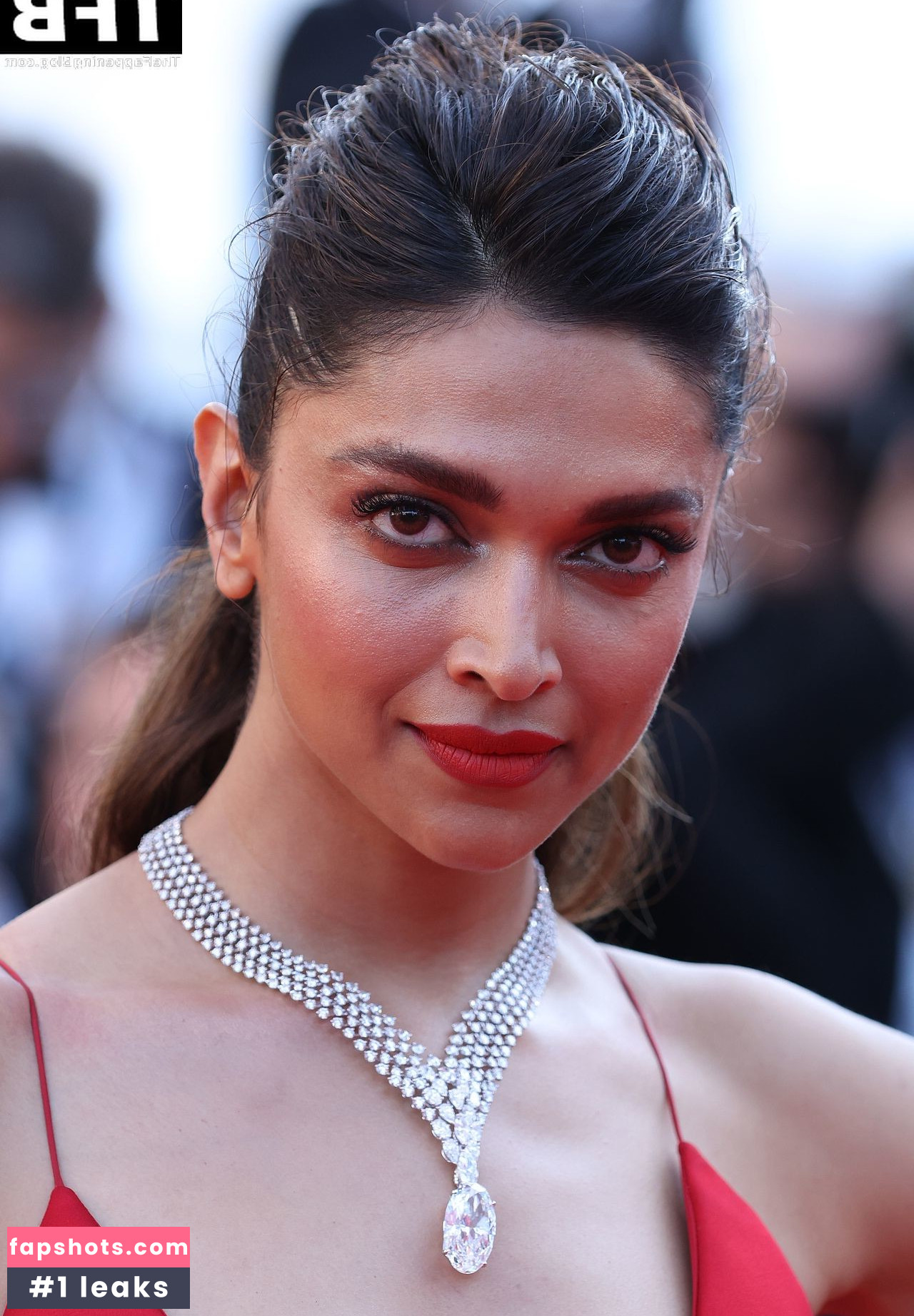 Deepika Padukone gallery photo #77