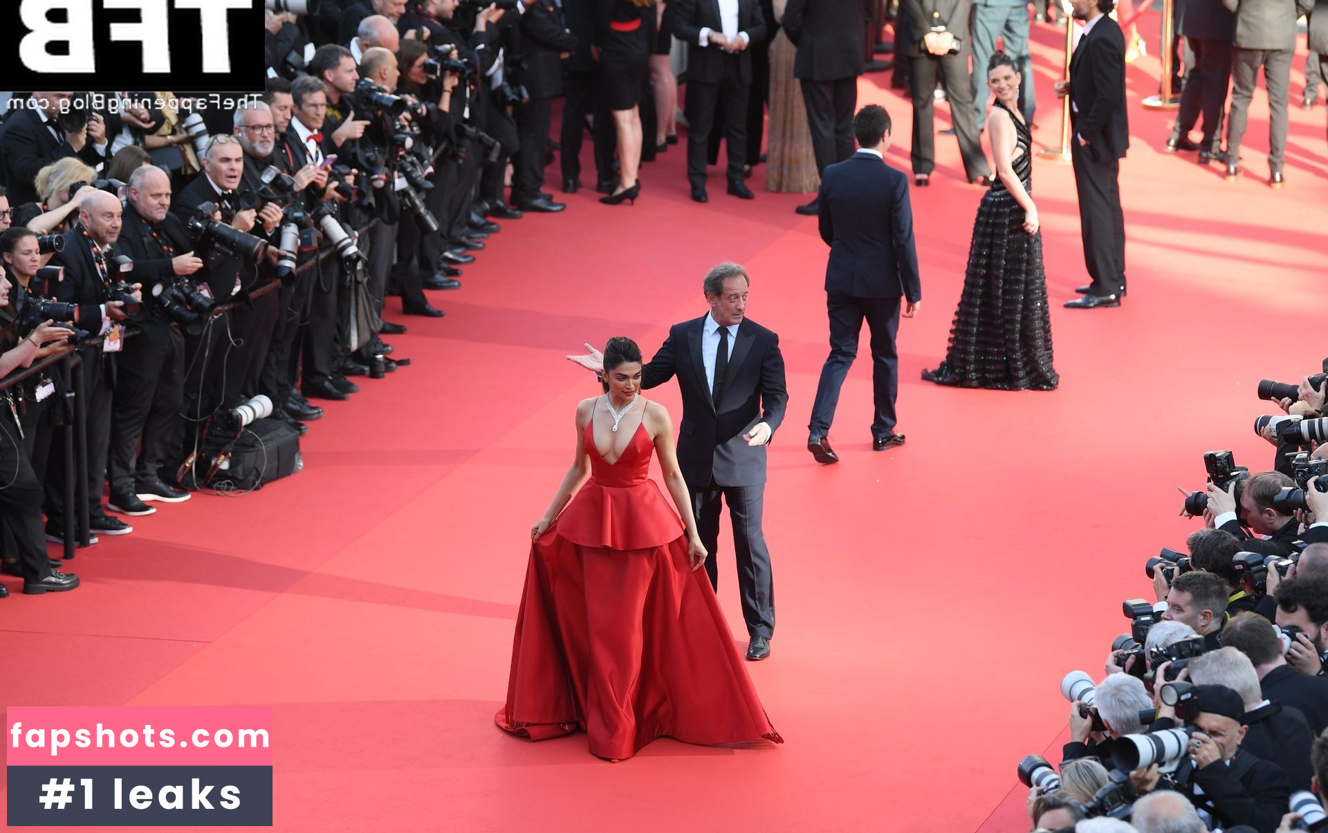 Deepika Padukone gallery photo #79