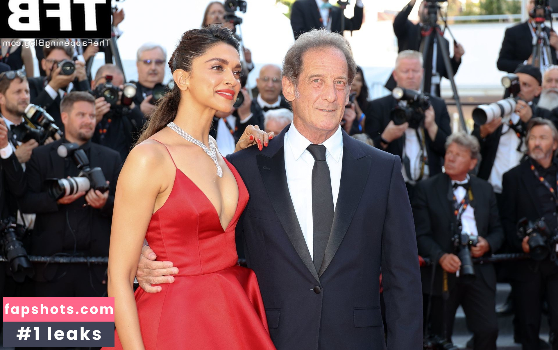 Deepika Padukone gallery photo #99