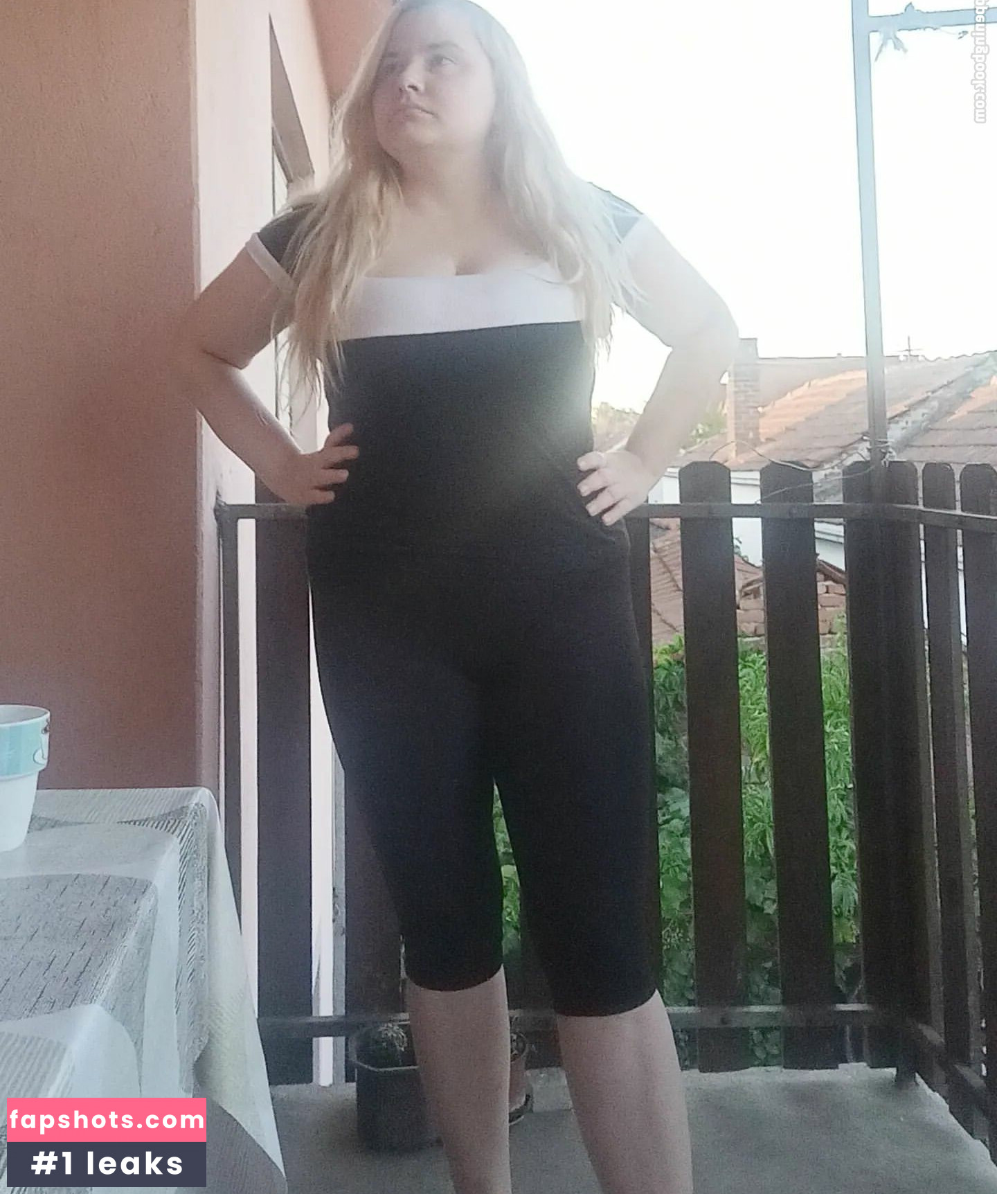 Dejana Savi gallery photo #18