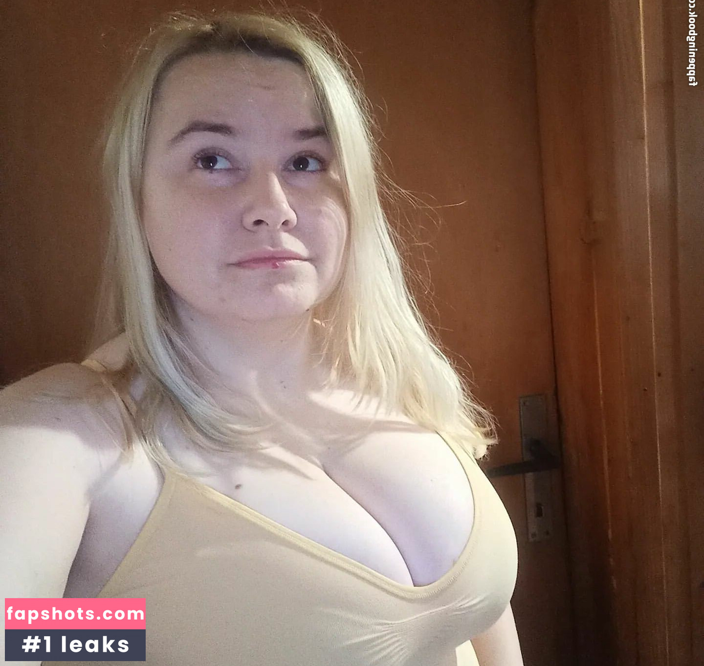 Dejana Savi gallery photo #19