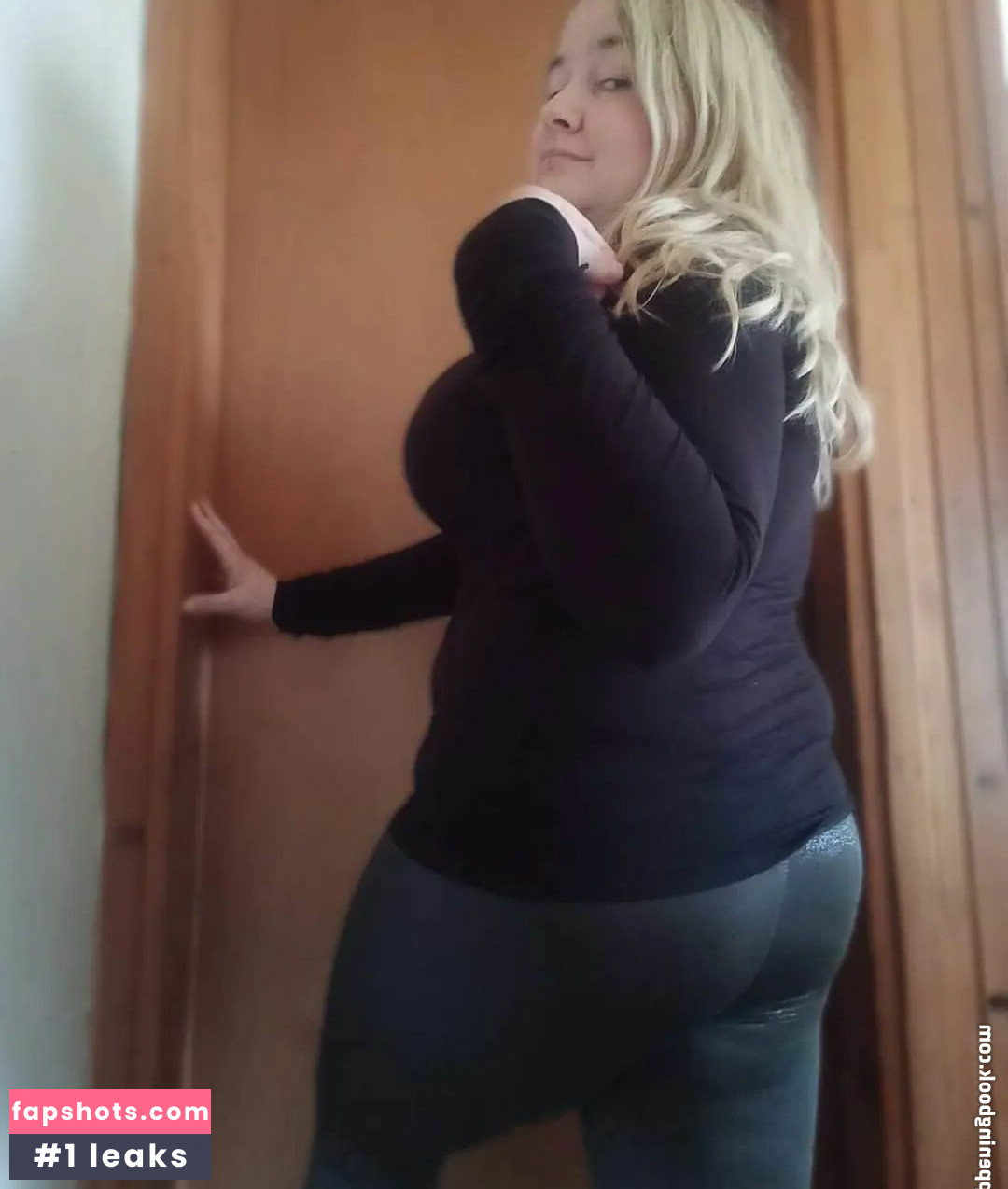 Dejana Savi gallery photo #20