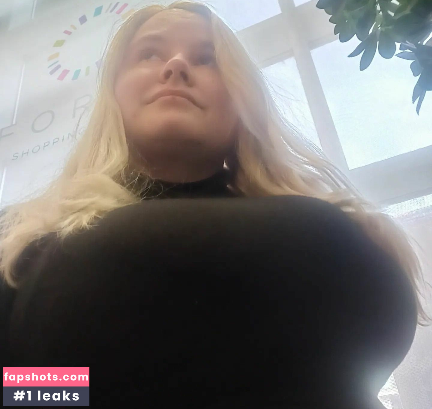 Dejana Savi gallery photo #28