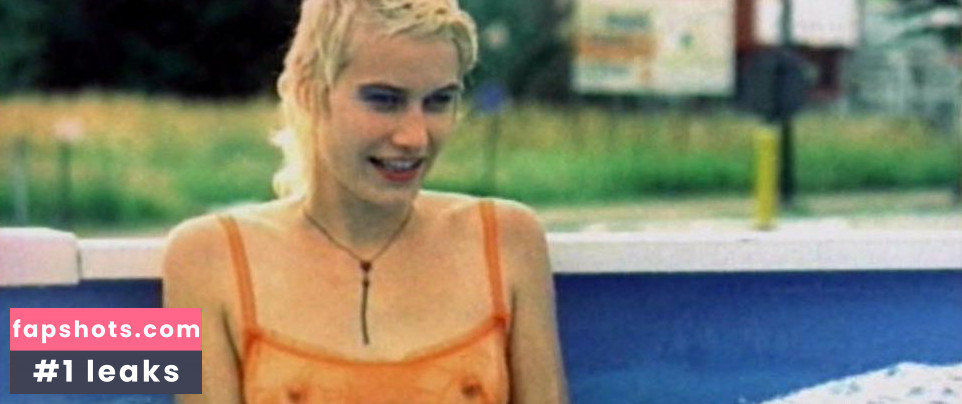 Delfine Bafort nude babe gallery