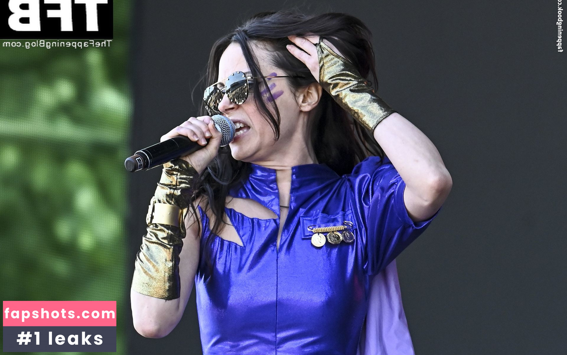 Delila Paz gallery photo #12