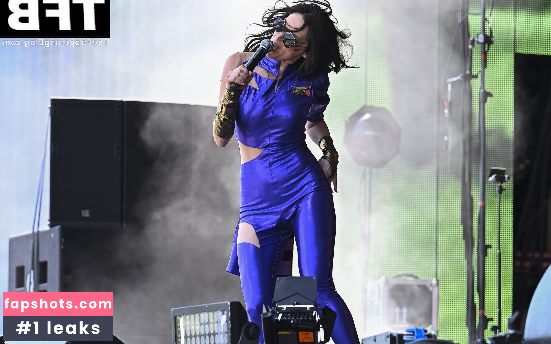 Delila Paz gallery photo #5