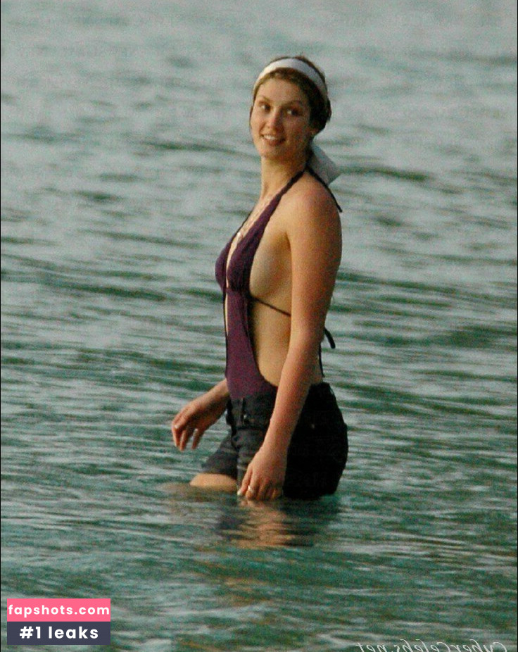 Delta Goodrem gallery photo #18