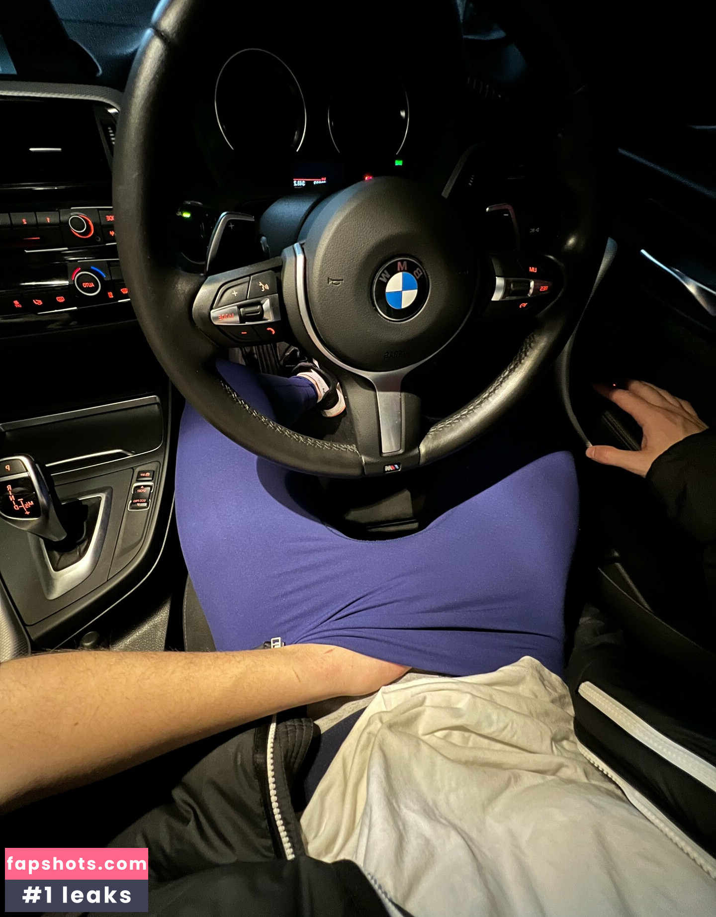 deluxio-r nude babe gallery