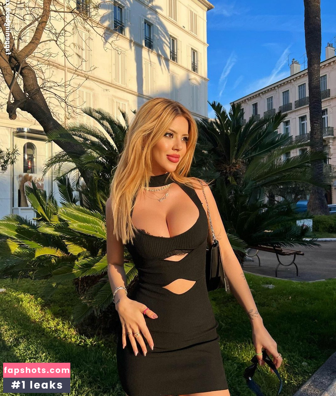 Demet Ozturk gallery photo #3