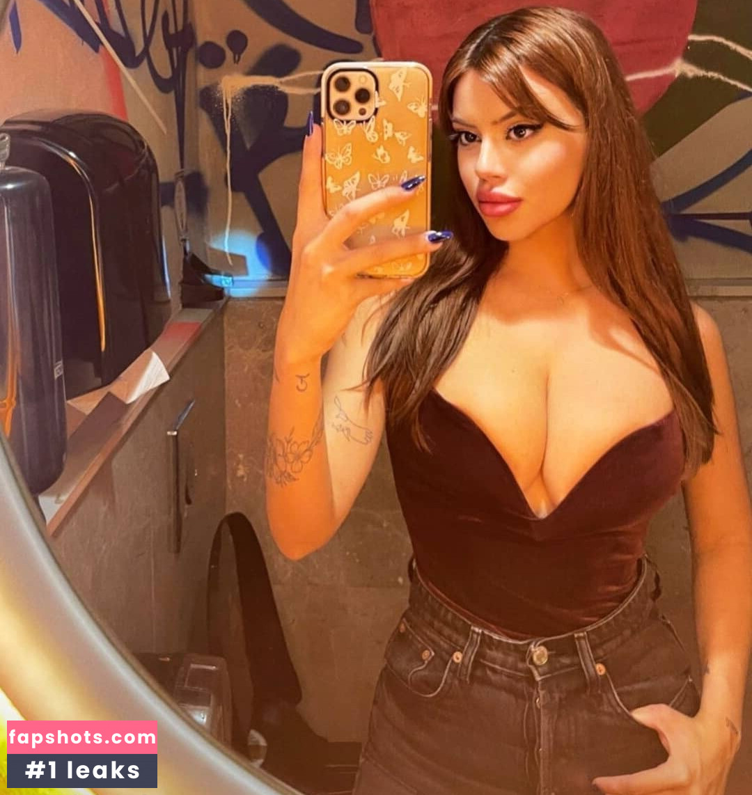 Demet Ozturk gallery photo #21