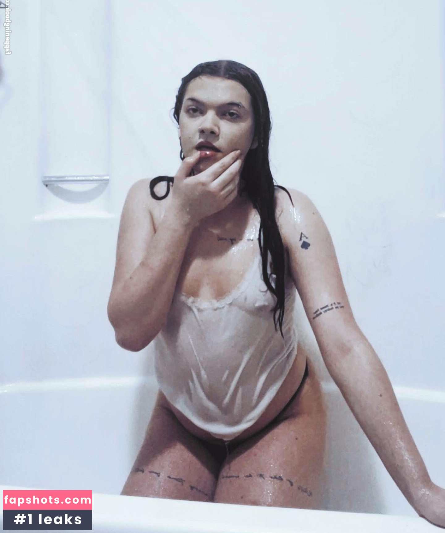 Demi Austin Looney gallery photo #7