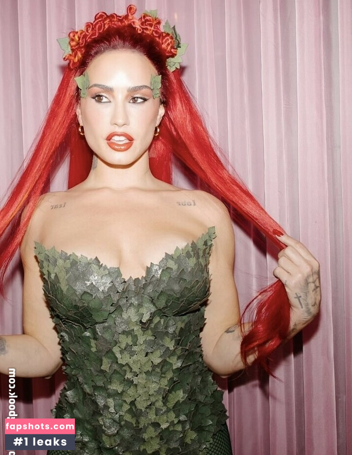 Demi Lovato gallery photo #2