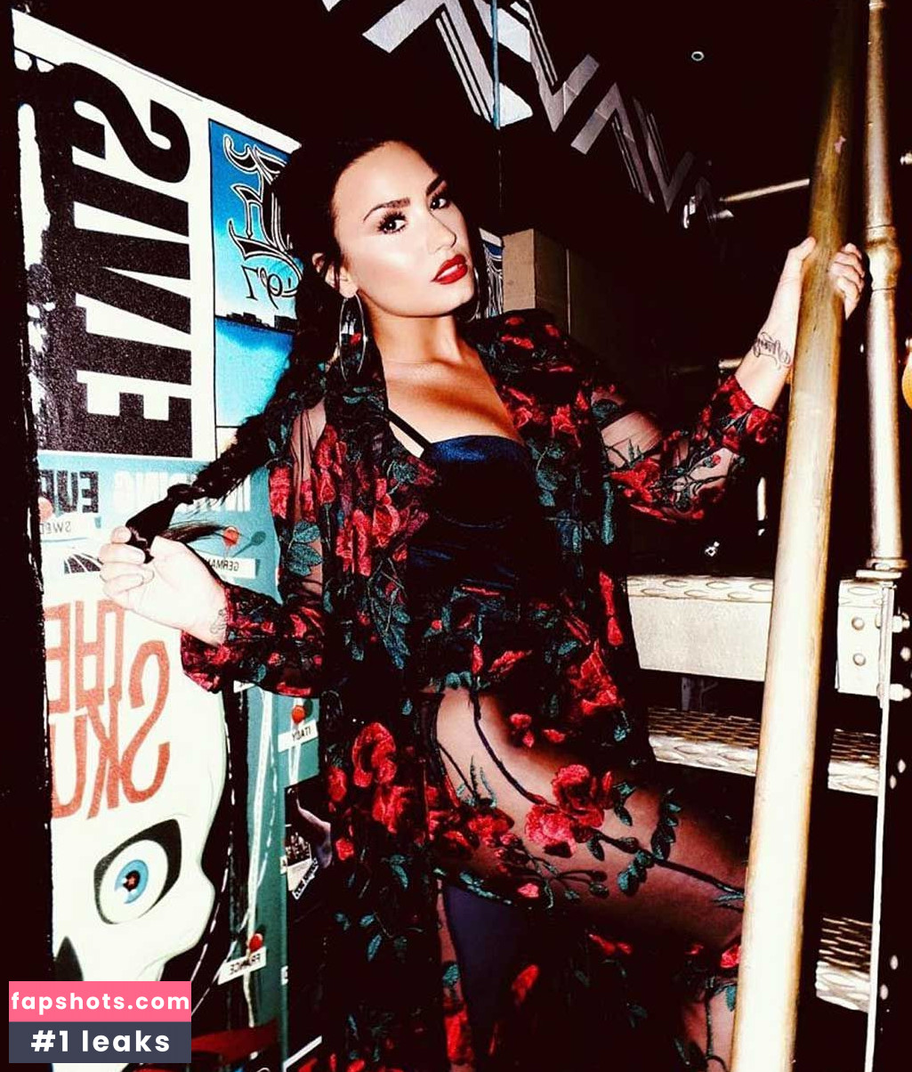 Demi Lovato gallery photo #1008