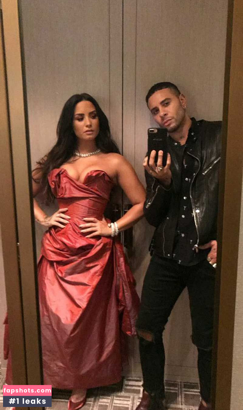 Demi Lovato gallery photo #1011