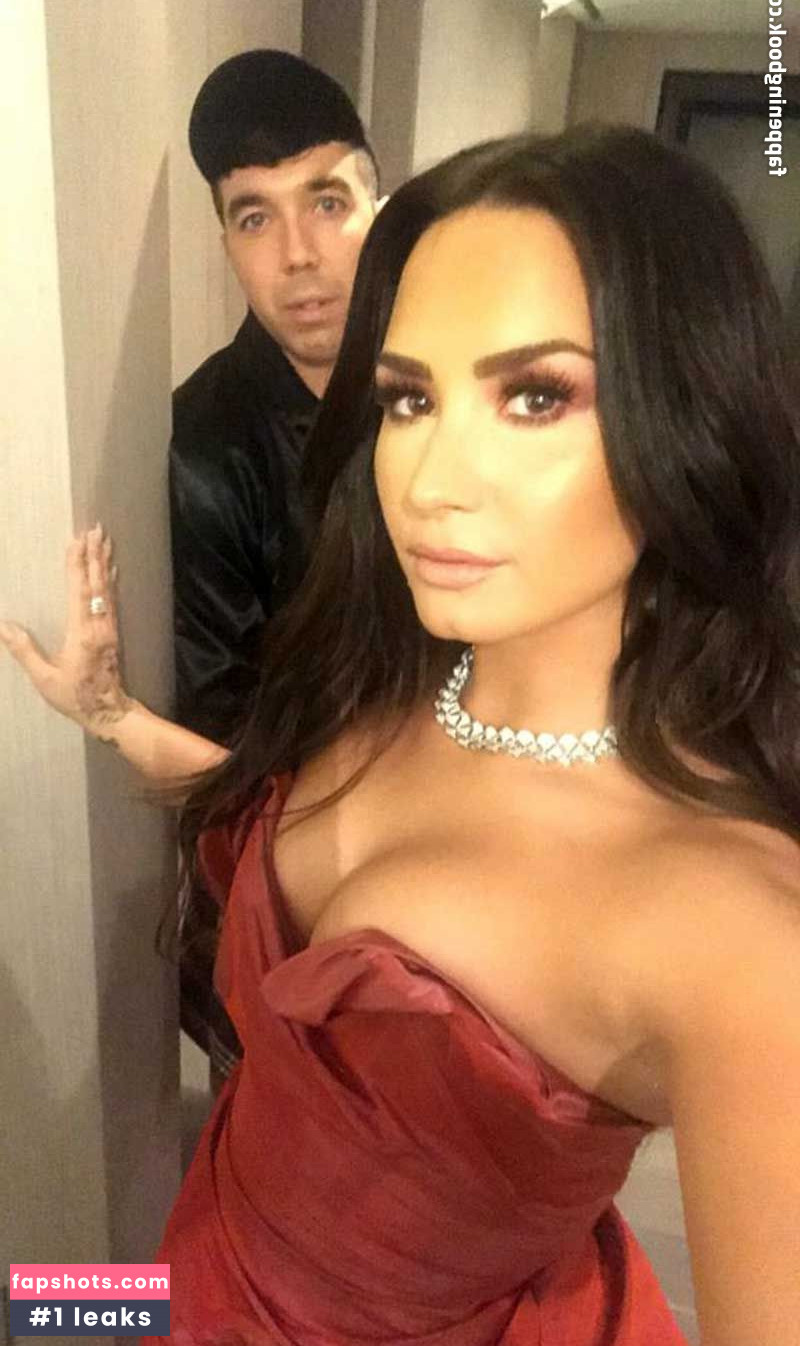Demi Lovato gallery photo #1012