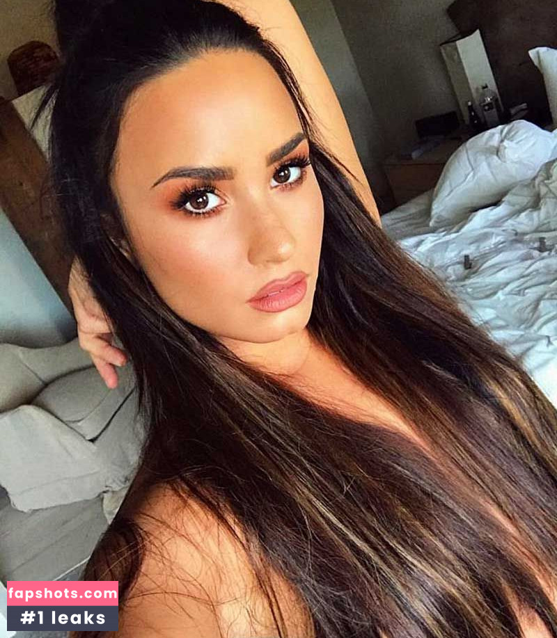 Demi Lovato gallery photo #1013