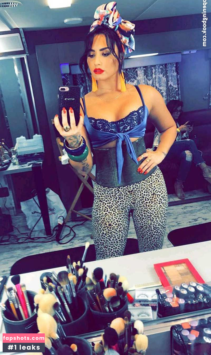 Demi Lovato gallery photo #1015