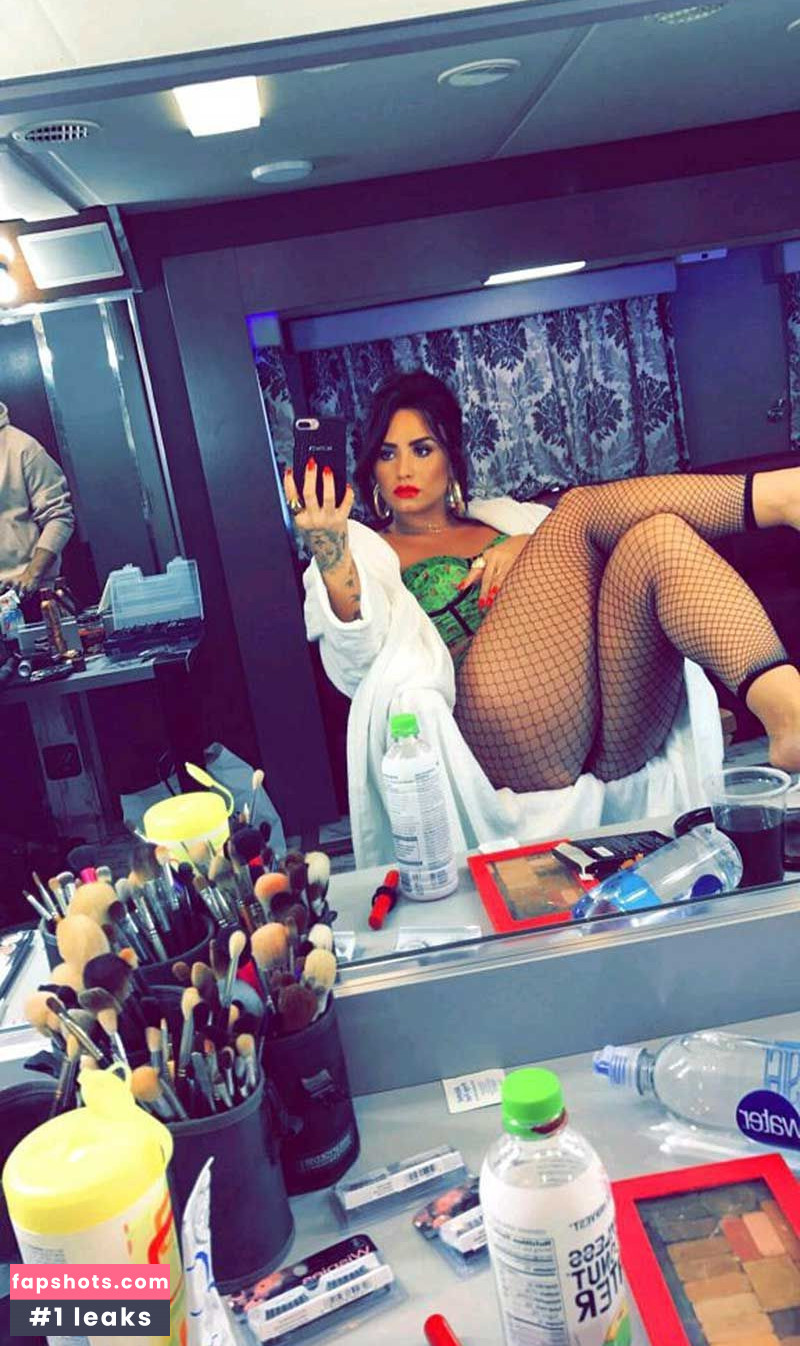 Demi Lovato gallery photo #1019