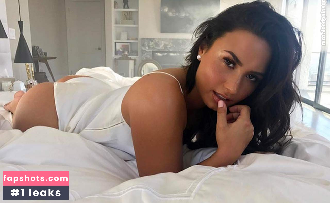 Demi Lovato gallery photo #1024