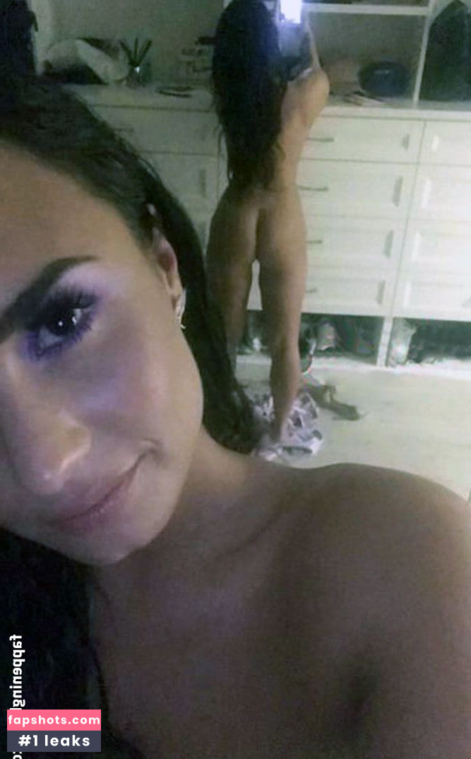 Demi Lovato gallery photo #1055