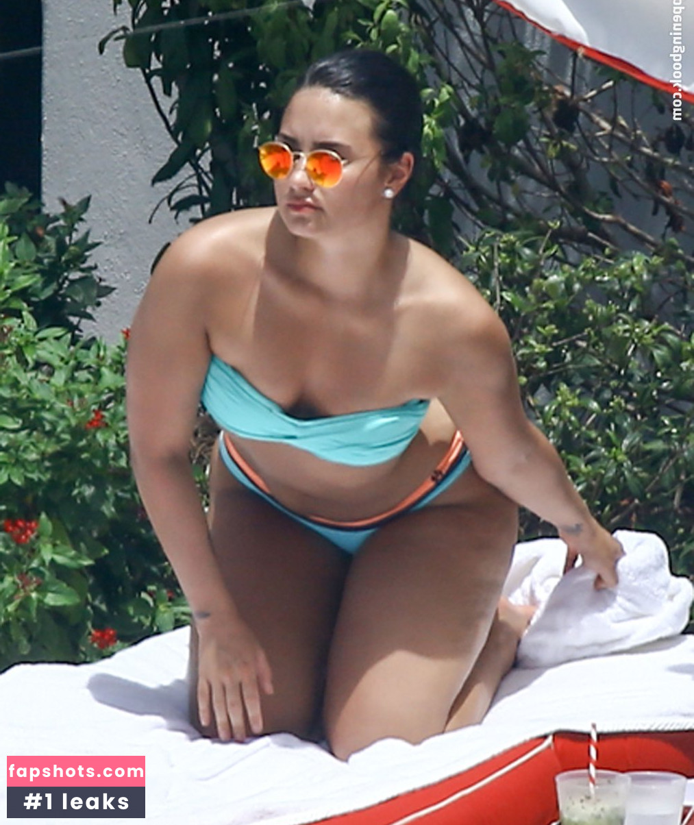 Demi Lovato gallery photo #1143