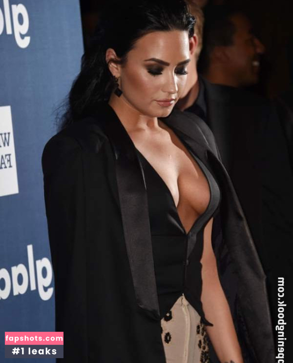 Demi Lovato gallery photo #1181