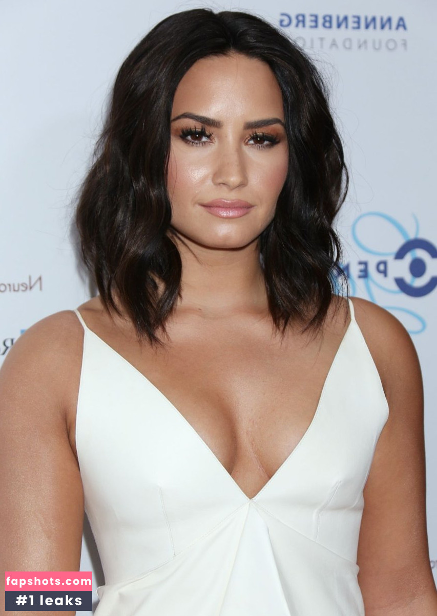 Demi Lovato gallery photo #1183