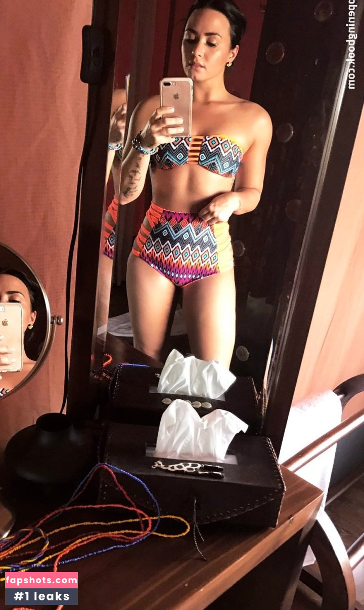 Demi Lovato gallery photo #1185