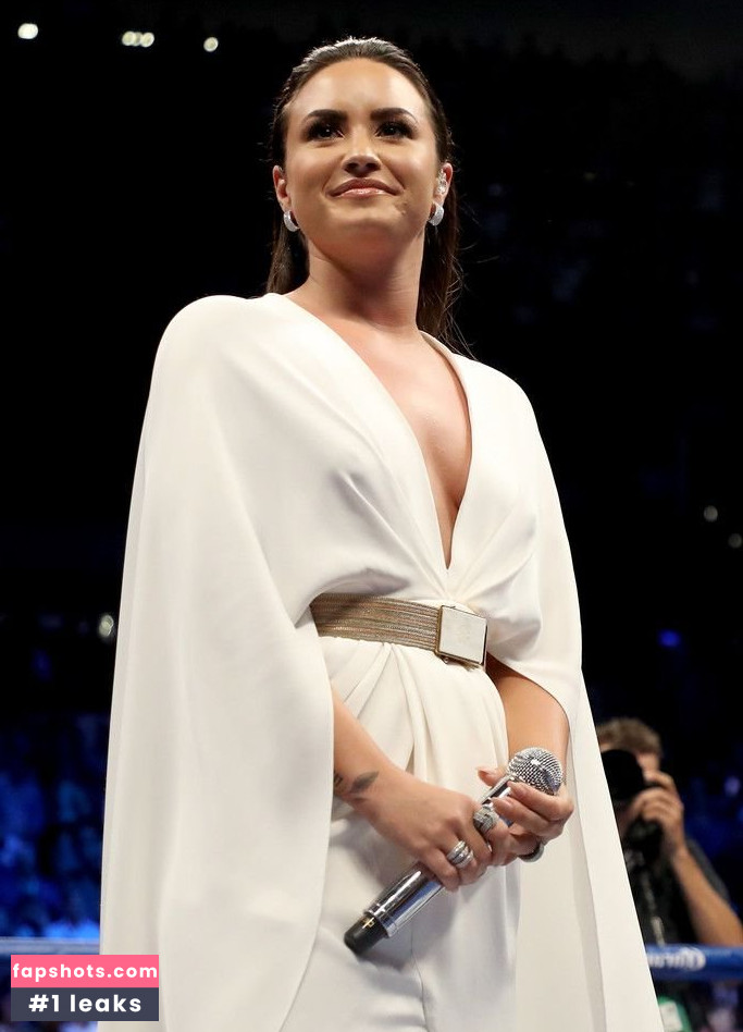 Demi Lovato gallery photo #1193