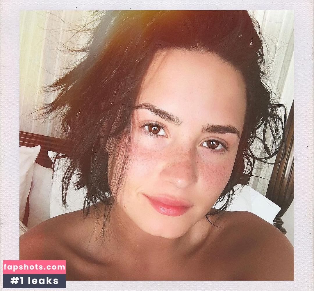 Demi Lovato gallery photo #1242