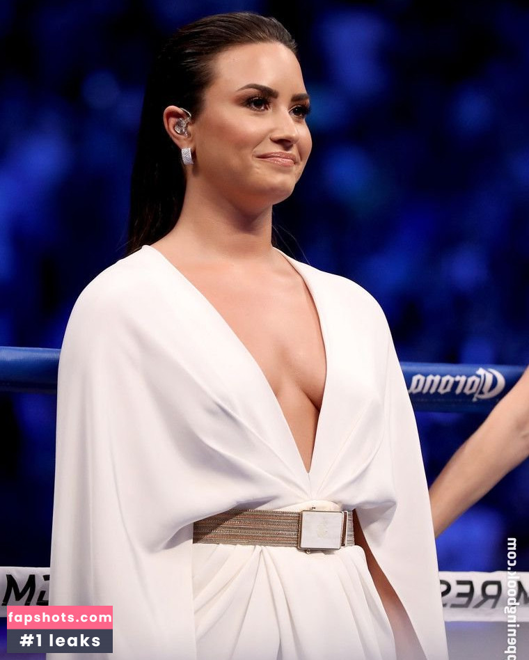 Demi Lovato gallery photo #1299