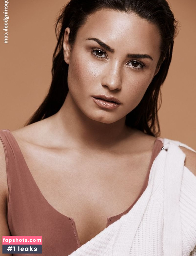 Demi Lovato gallery photo #1384