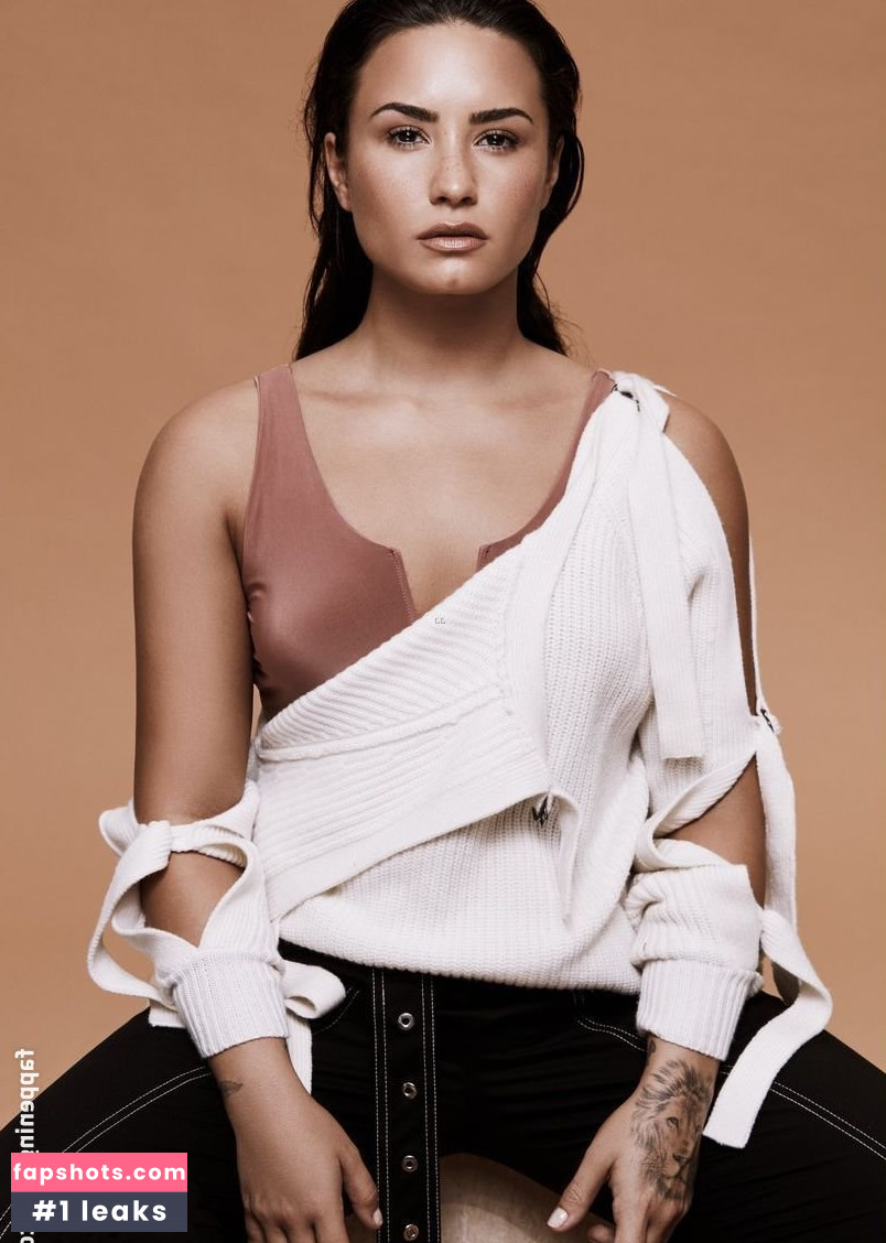 Demi Lovato gallery photo #1385