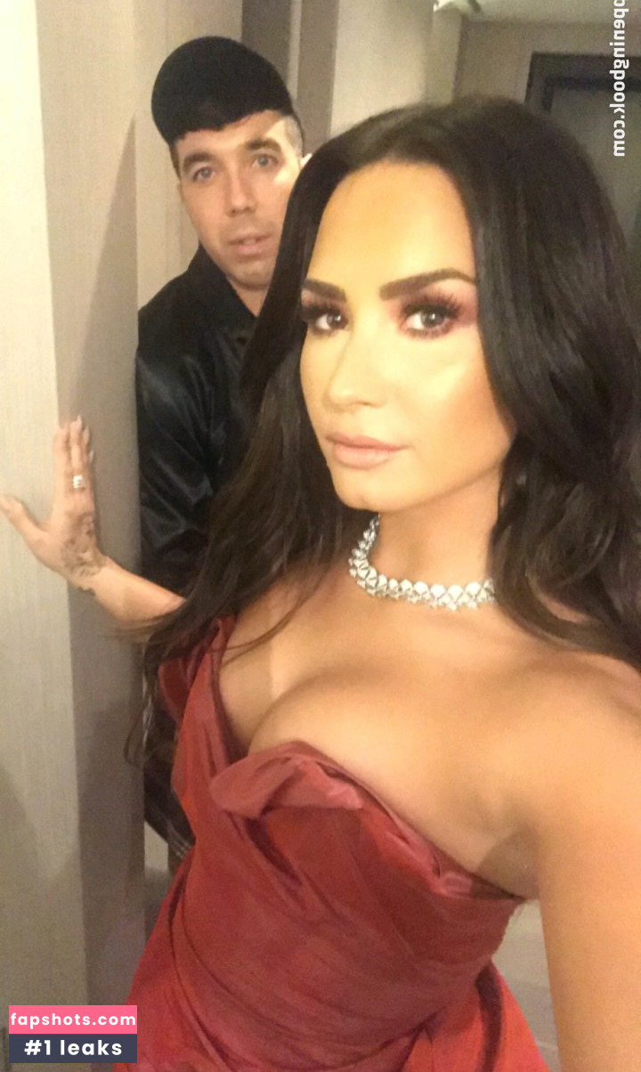 Demi Lovato gallery photo #1402