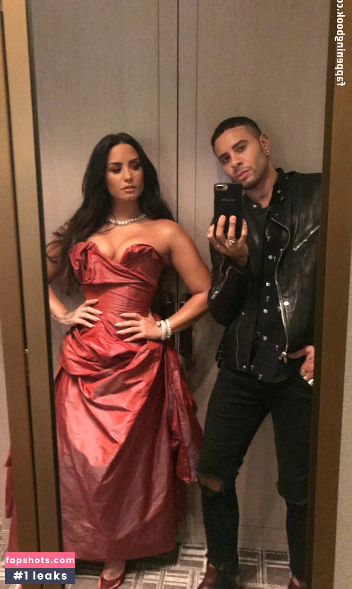 Demi Lovato gallery photo #1403