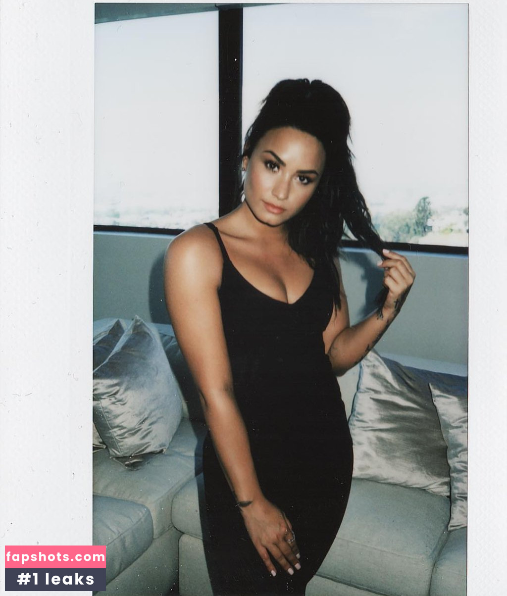 Demi Lovato gallery photo #1407