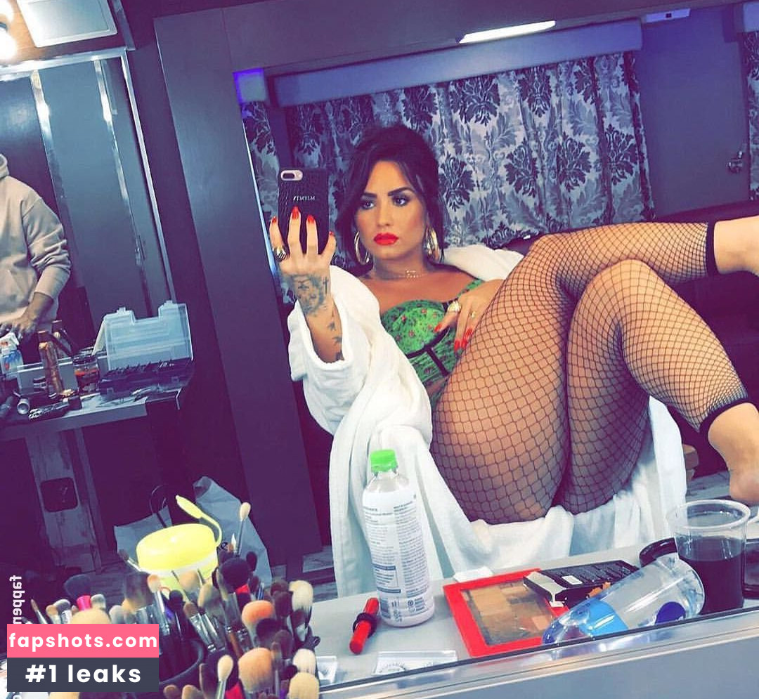 Demi Lovato gallery photo #1410