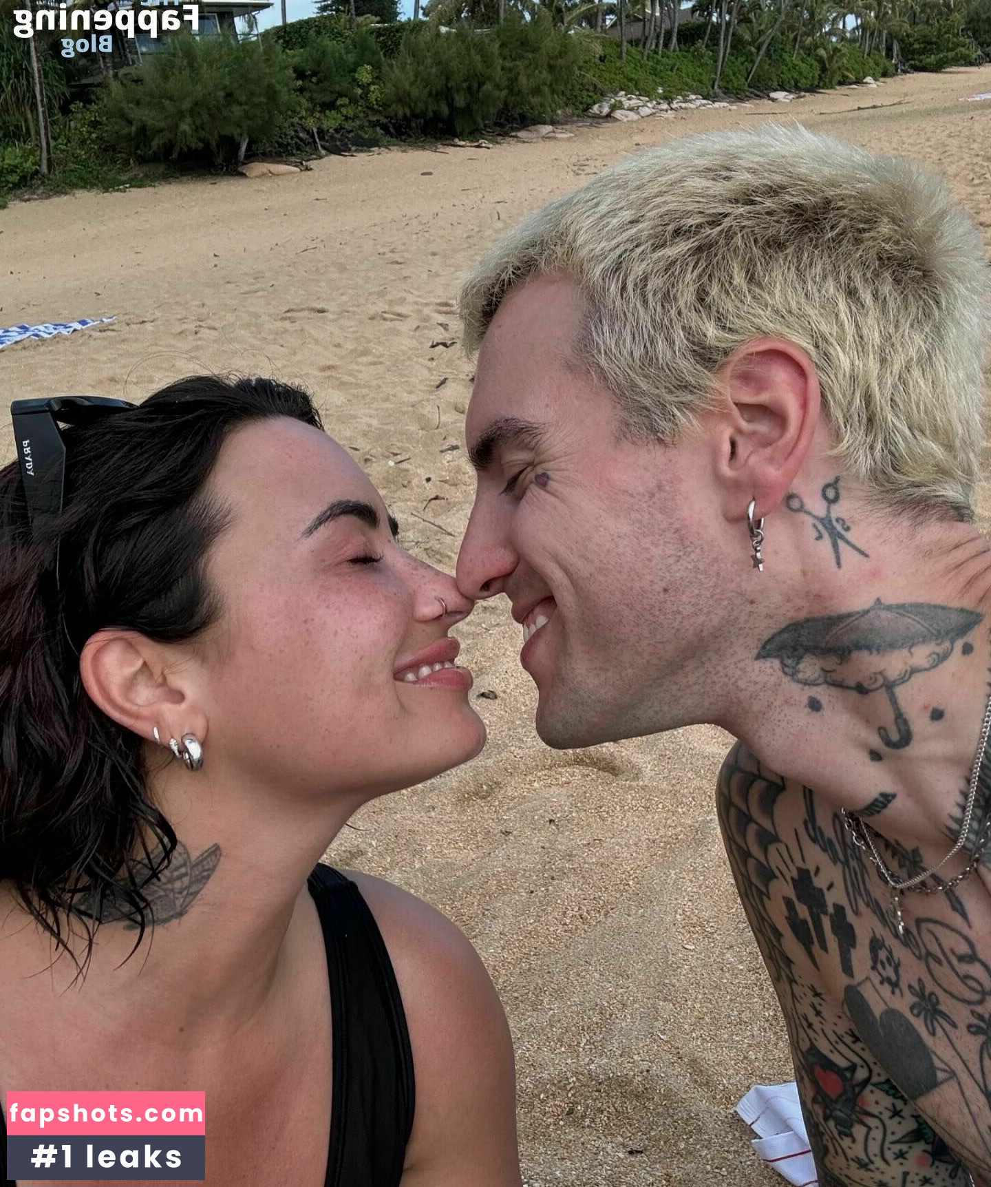 Demi Lovato gallery photo #142