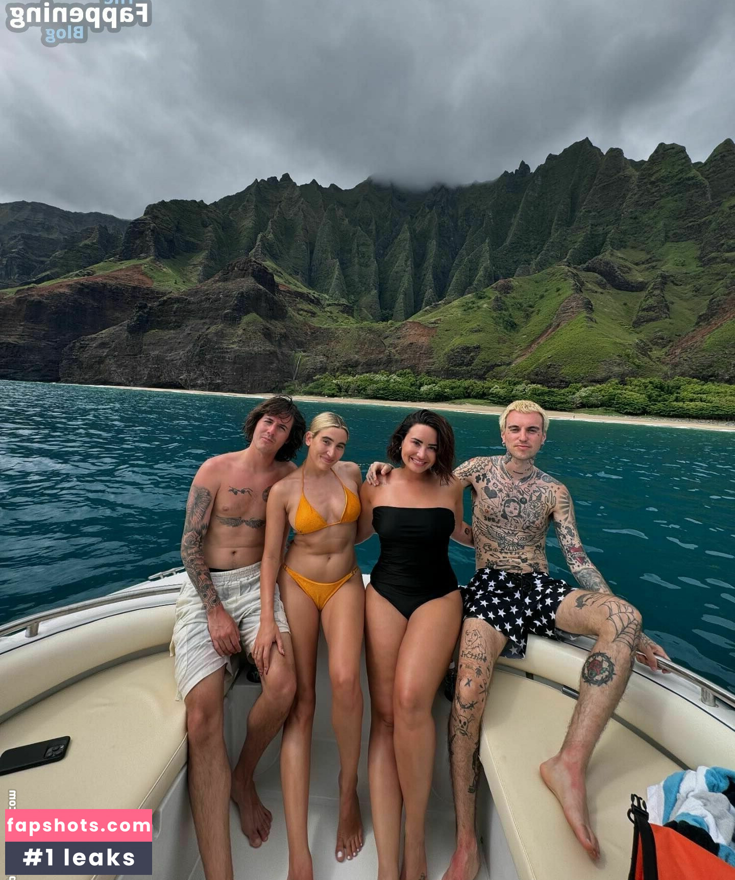 Demi Lovato gallery photo #143