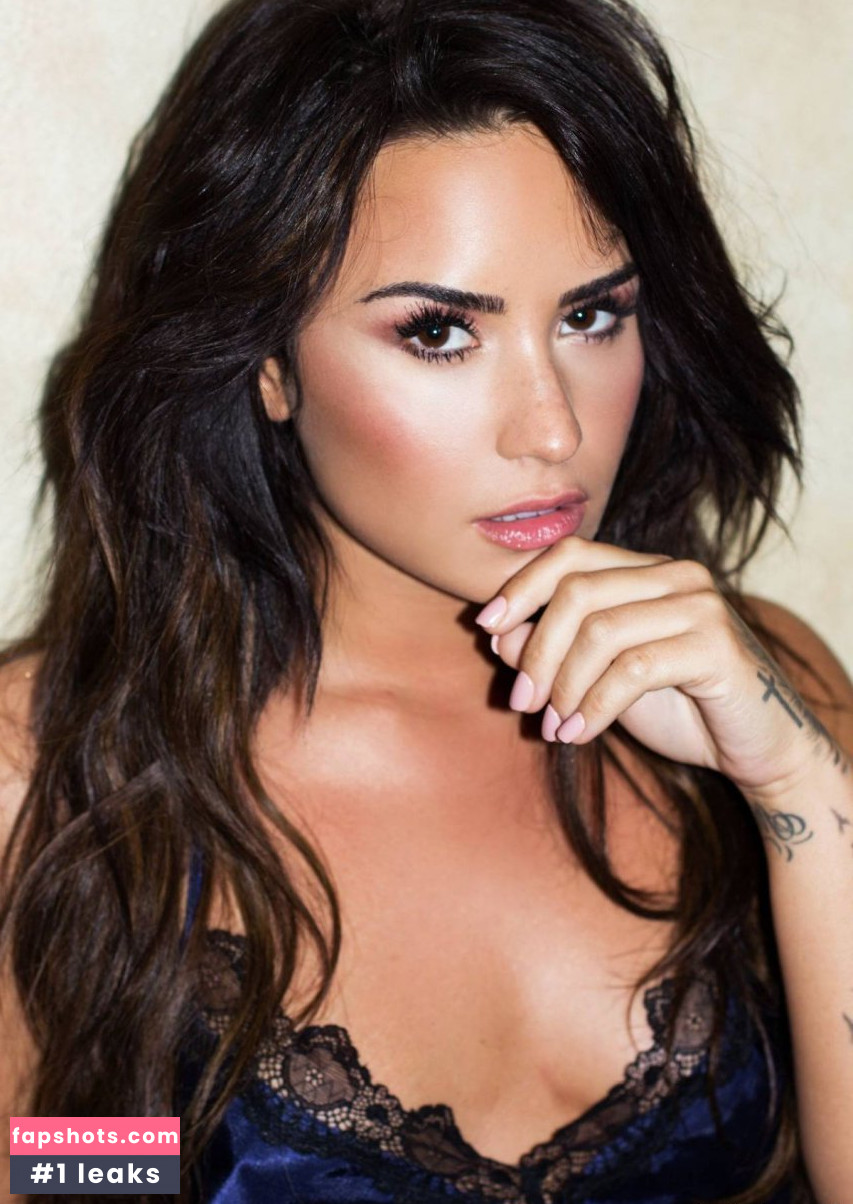 Demi Lovato gallery photo #1459