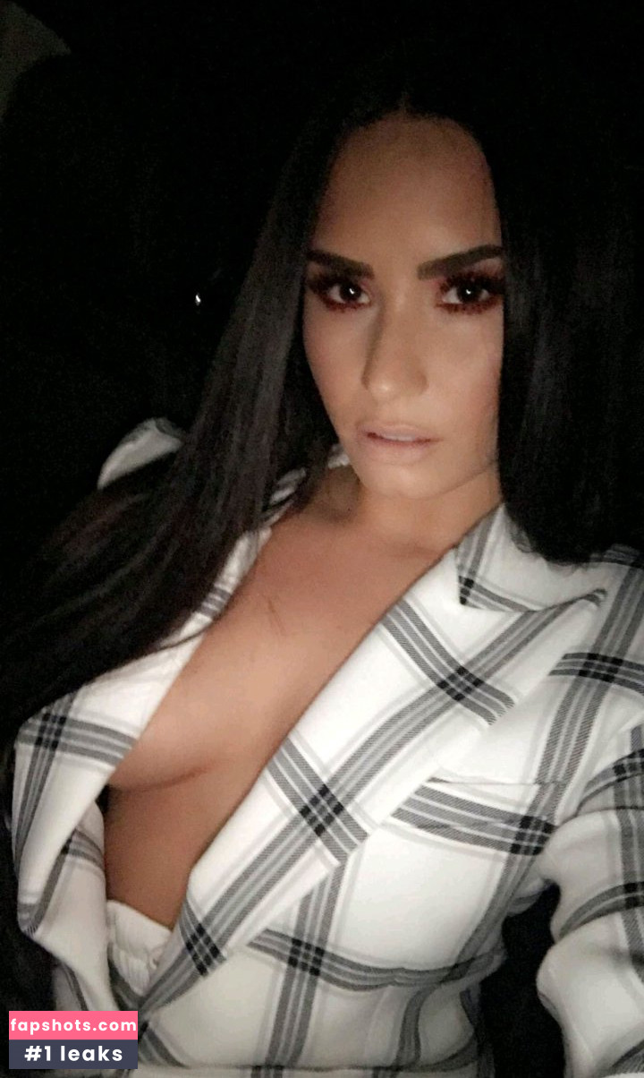 Demi Lovato gallery photo #1462