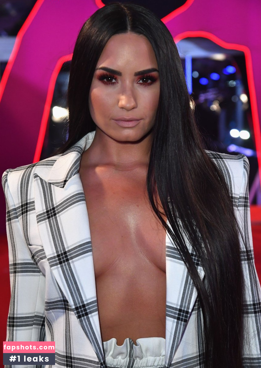 Demi Lovato gallery photo #1463