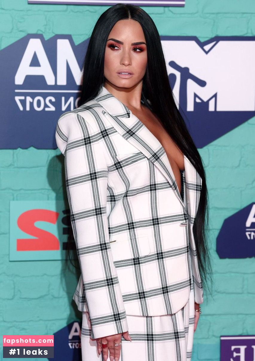 Demi Lovato gallery photo #1468