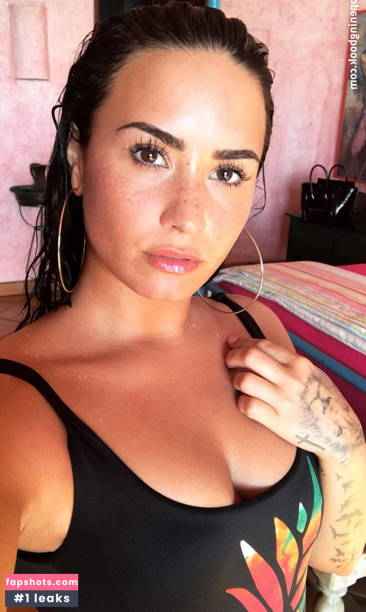 Demi Lovato gallery photo #1523