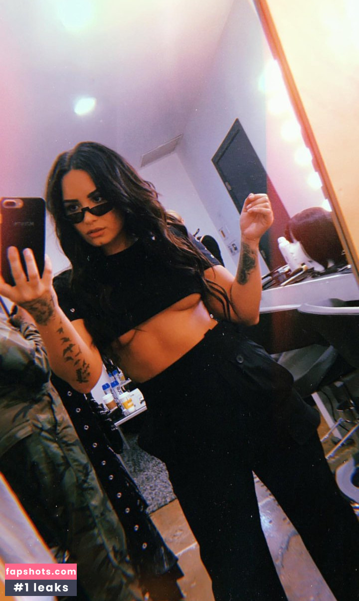 Demi Lovato gallery photo #1527